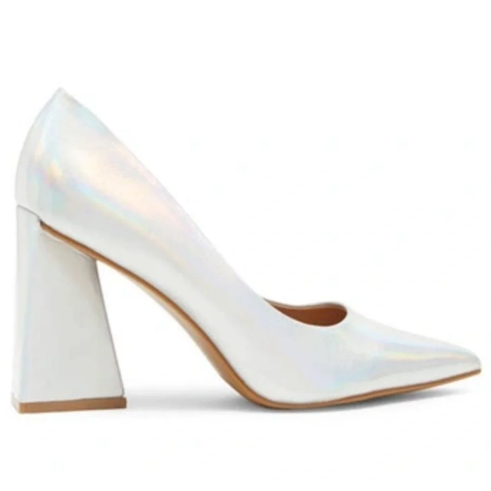 Belize Pump In Silver Iridescent